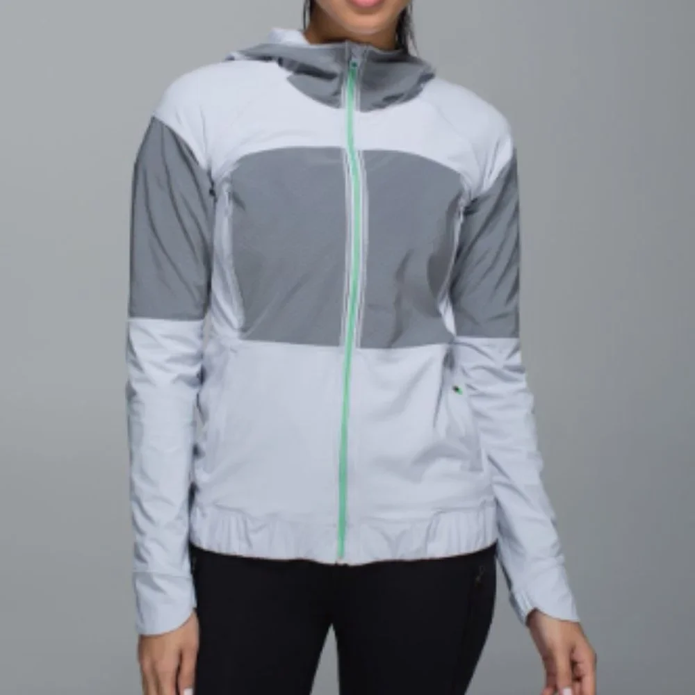 (2186) LULULEMON LIGHT SPEED JACKET Sz 6 ** Mild Flaw - Picture 1 of 15